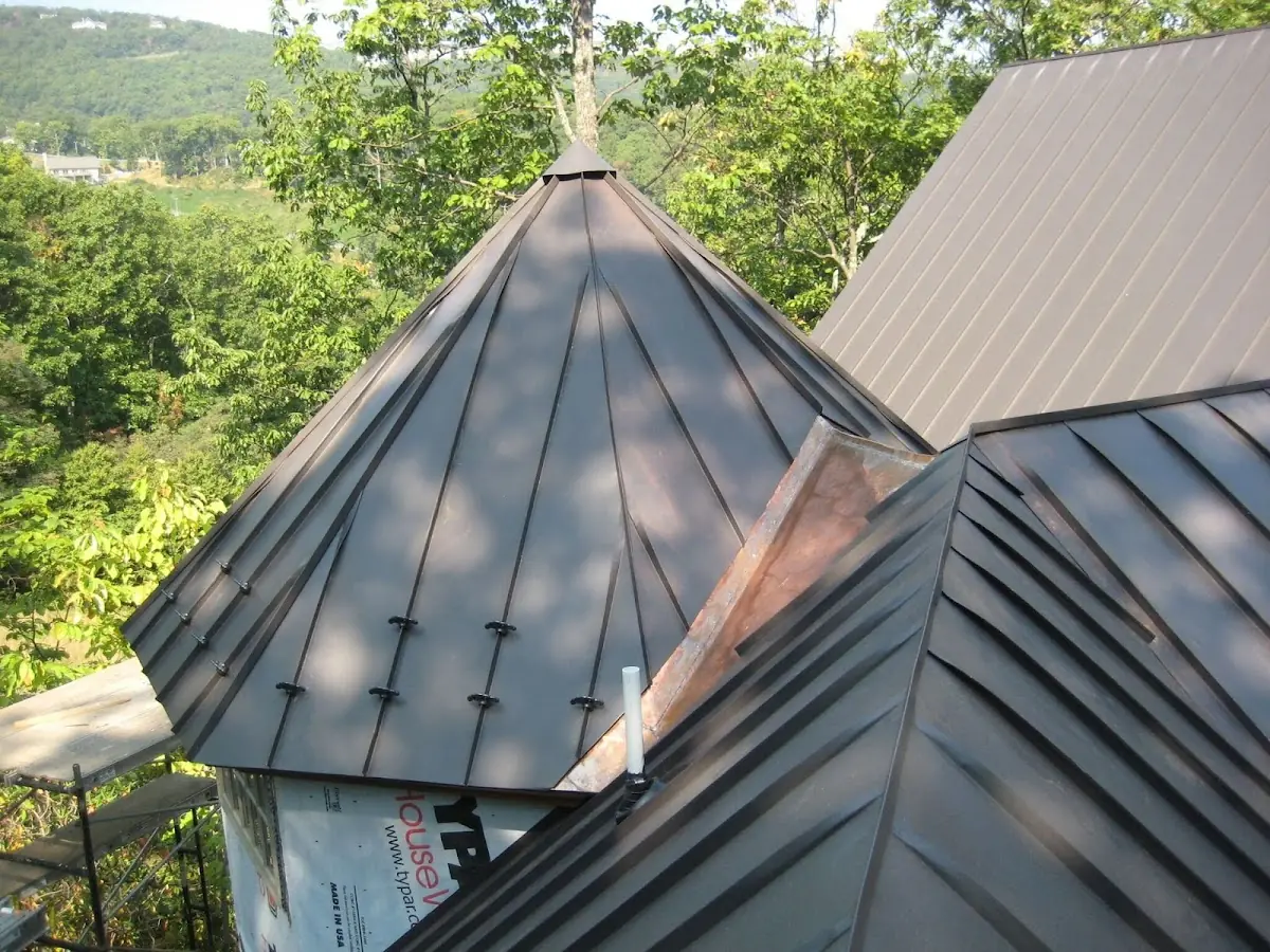 Professional Roof Tarp Installation by Craftsman Roofing in Ivory